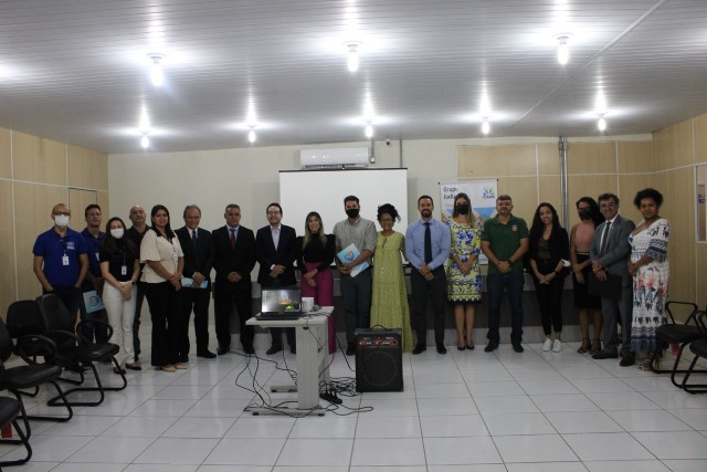 imagem colorida. Foto dos integrantes da reunião da UMF em São Luís.