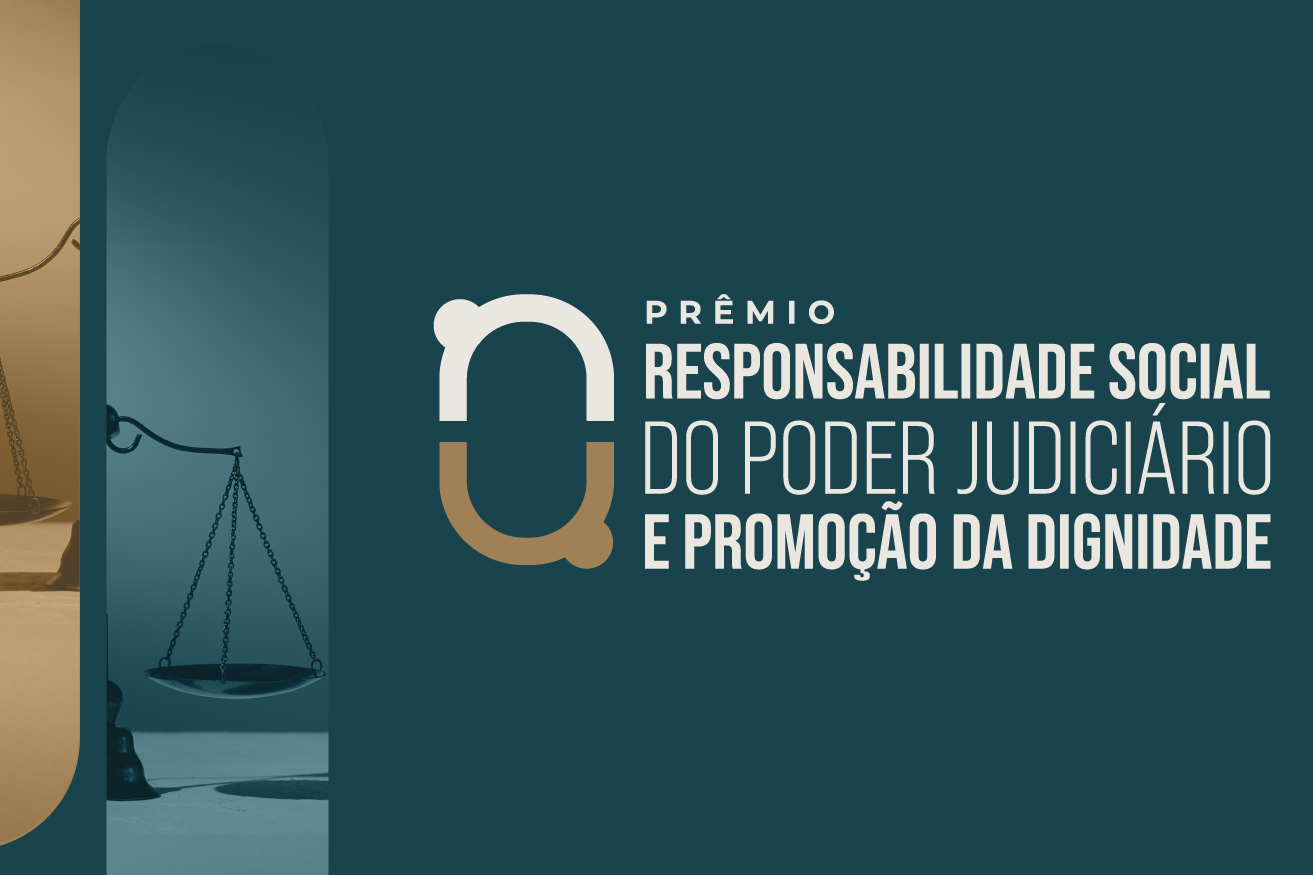 A imagem apresenta um design moderno e institucional, dividido em duas partes principais.

À esquerda, há uma balança da justiça, um símbolo tradicional do Direito, representada de forma estilizada. A imagem da balança está dividida em duas colorações: um tom sépia à esquerda e um azul escuro à direita, criando um efeito visual dinâmico.

À direita, sobre um fundo azul escuro, há um logotipo estilizado que combina formas arredondadas em branco e dourado. Ao lado do logotipo, o texto em letras maiúsculas destaca:

"PRÊMIO RESPONSABILIDADE SOCIAL DO PODER JUDICIÁRIO E PROMOÇÃO DA DIGNIDADE"

O design combina tons sofisticados e uma tipografia moderna, transmitindo seriedade e credibilidade