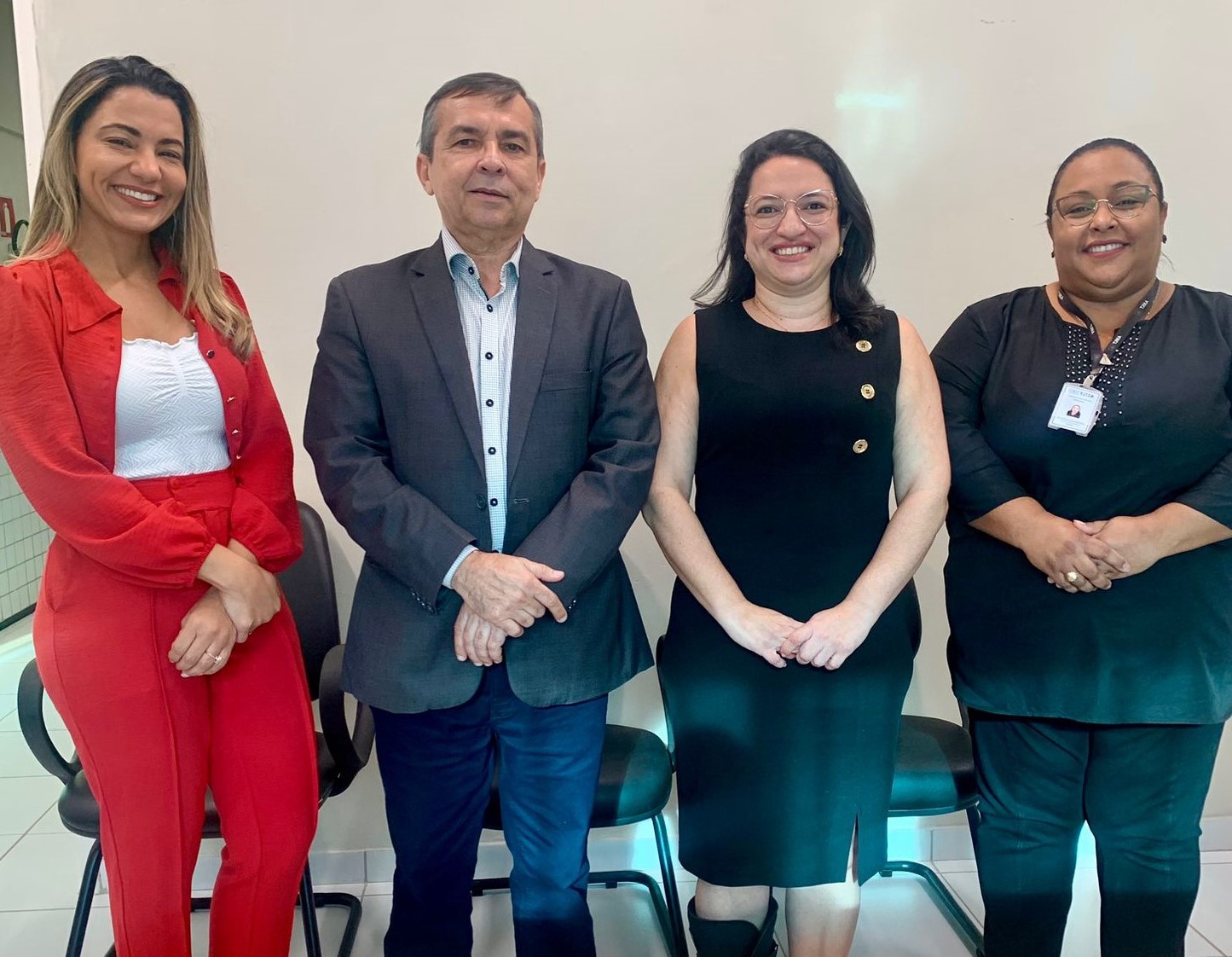 Presidente do Núcleo de Solução de Conflitos do TJMA, desembargador José Gonçalo Filho, ao lado da coordenadora de Métodos Consensuais de Solução de Conflitos do TJMA, Ana Larissa Serra, ao lado de juíza e assessora da comarca de Codó.