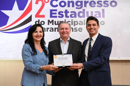 Durante o evento, no Multicenter Sebrae, o desembargador Froz Sobrinho recebeu a honraria Sálvio Dino