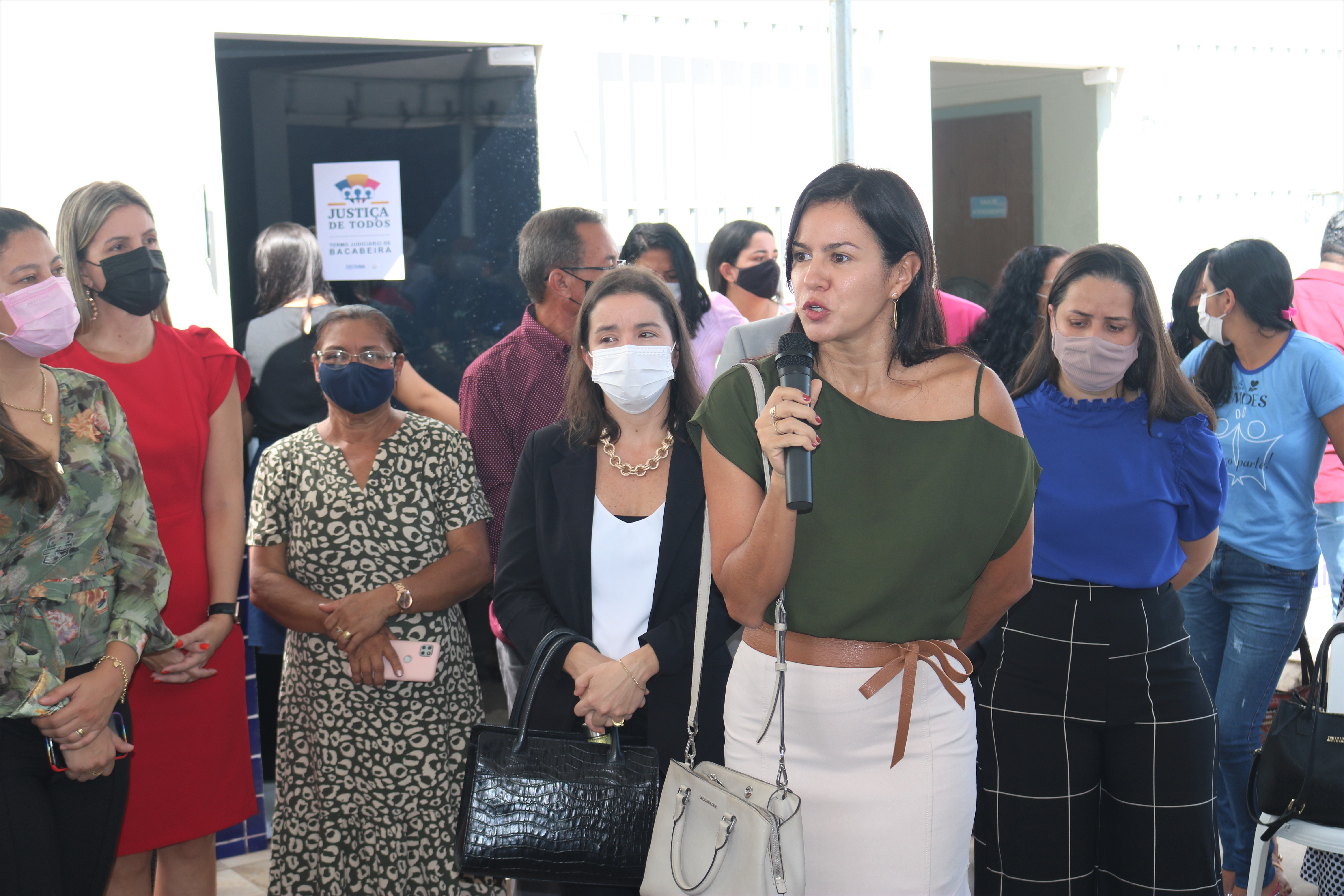 Solenidade de lançamento do projeto justiça de todos em bacabeira. Juiza Tereza Nina representou a COrregedoria no evento.