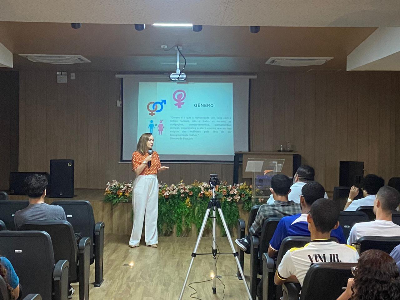 OUVIDORIA DA MULHER PROMOVE PALESTRA SOBRE GÊNERO E ABUSO SEXUAL PARA ALUNOS DO SENAC - 29/05/2024
