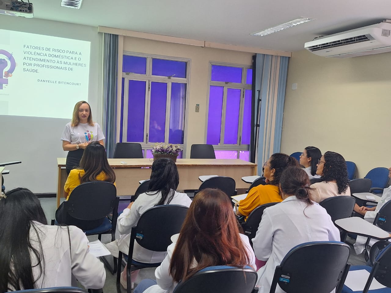OUVIDORA DA MULHER MINISTRA FORMAÇÃO "FATORES DE RISCO PARA VIOLÊNCIA DOMÉSTICA E O ATENDIMENTO ÀS MULHERES POR PROFISSIONAIS DE SAÚDE" NO HOSPITAL UNIVERSITÁRIO MATERNO INFANTIL - 25/03/2024