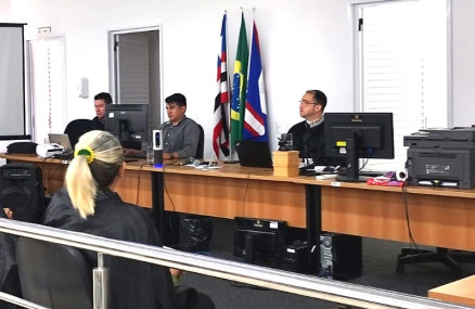 Juiz Ricardo Moyses, presidindo júri em Santa Luzia