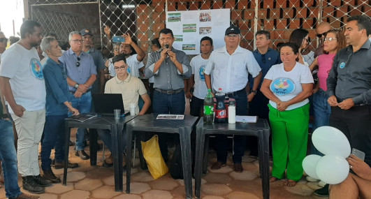 Juiz e autoridades da Justiça se reúnem com moradores das ocupação de "Nova Conquista I e II",...