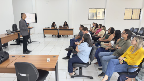 Em todas as comarcas, a jornada de capacitação incluiu cursos de padronização e procedimentos d...