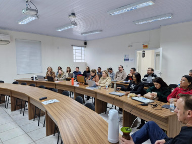 A turma, formada por 17 servidores e servidoras, participa de programação acadêmica que reforça...