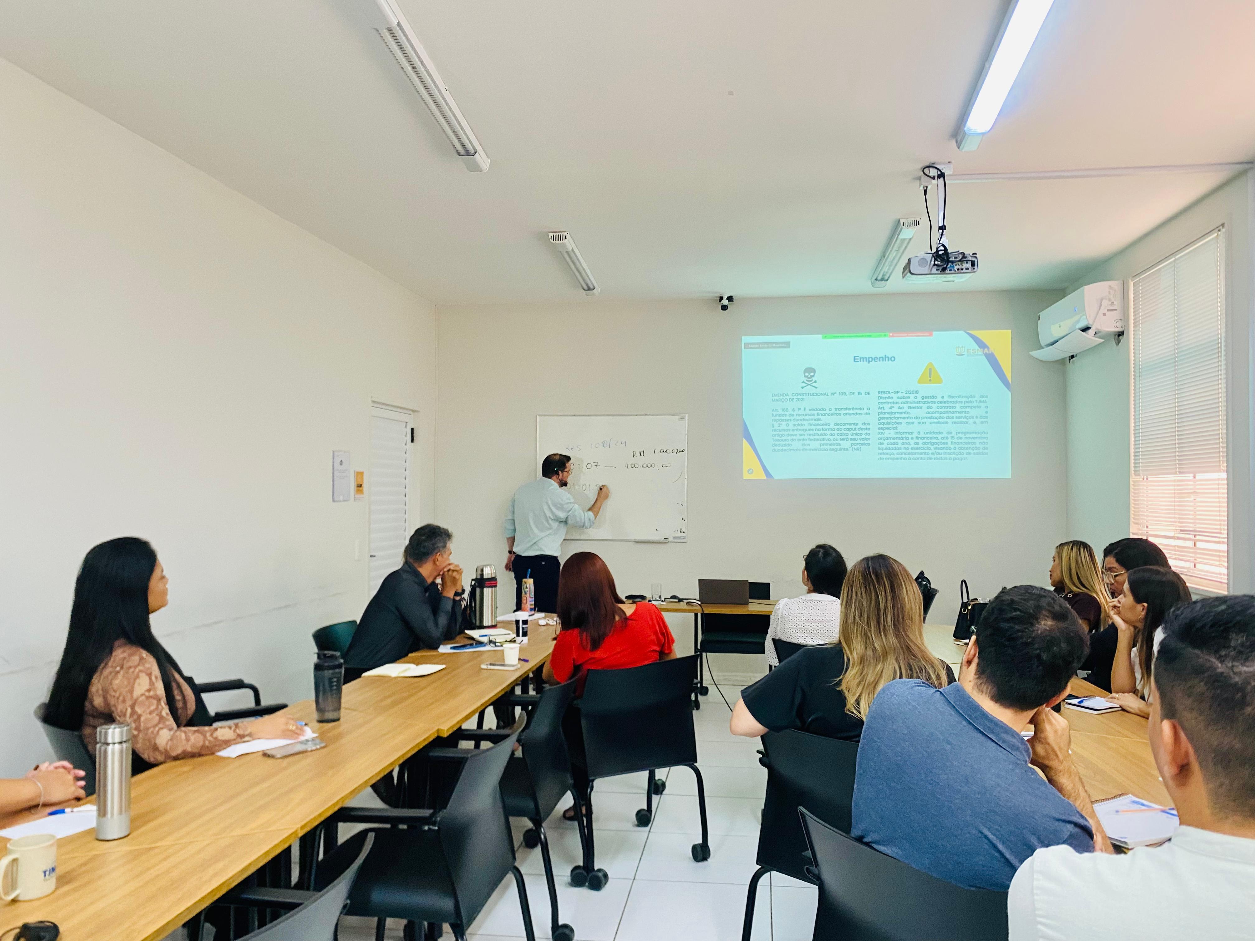 CURSO CONTRATAÇÕES PÚBLICAS ESMAM
