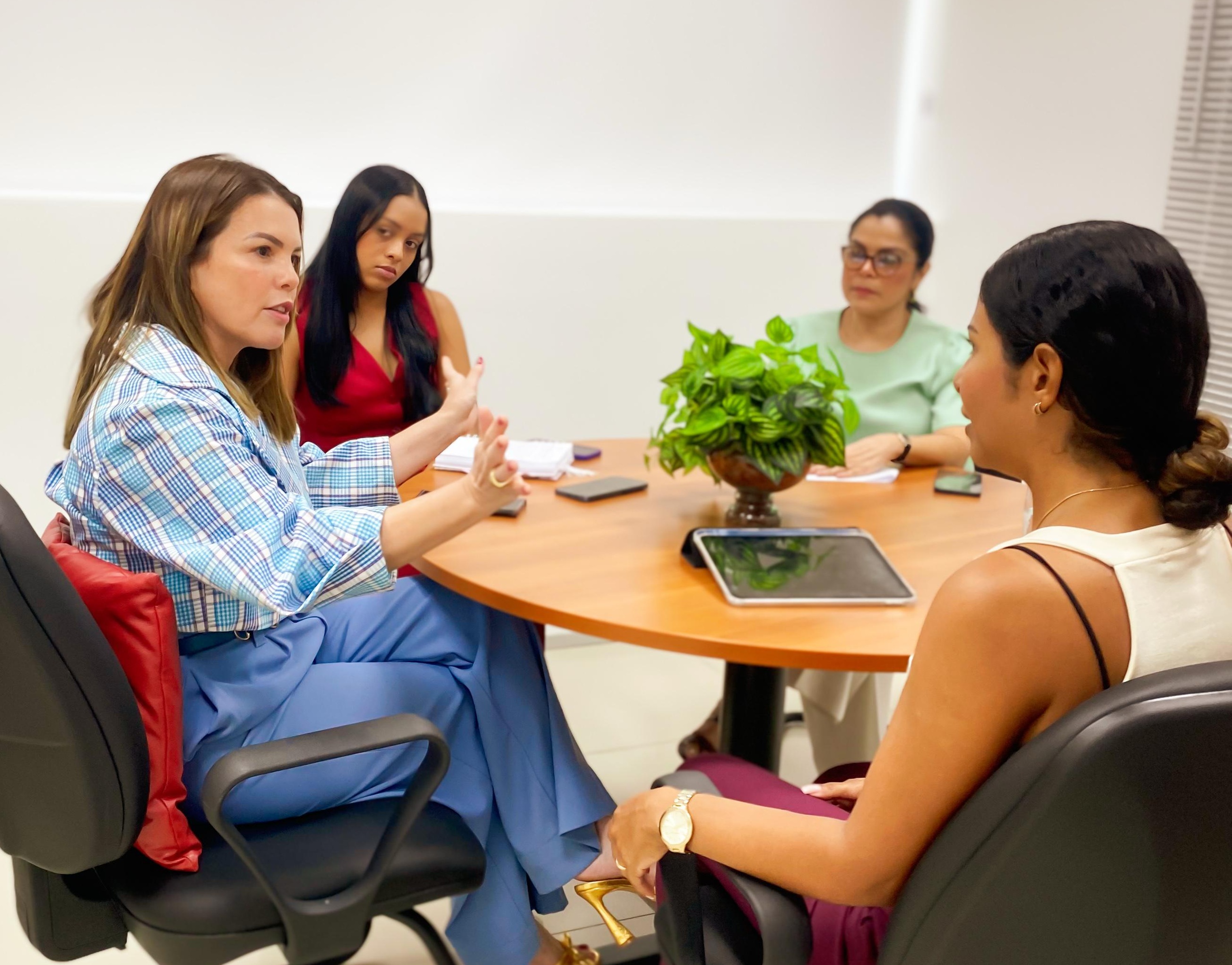 Reunião juízas Laysa e Adriana - Registro Cidadão Aldeia Indígena